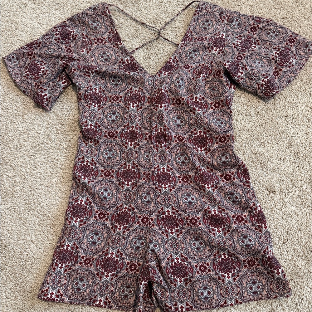 4SI3NNA Burgundy & Cream Paisley Print Boho Romper Size Small